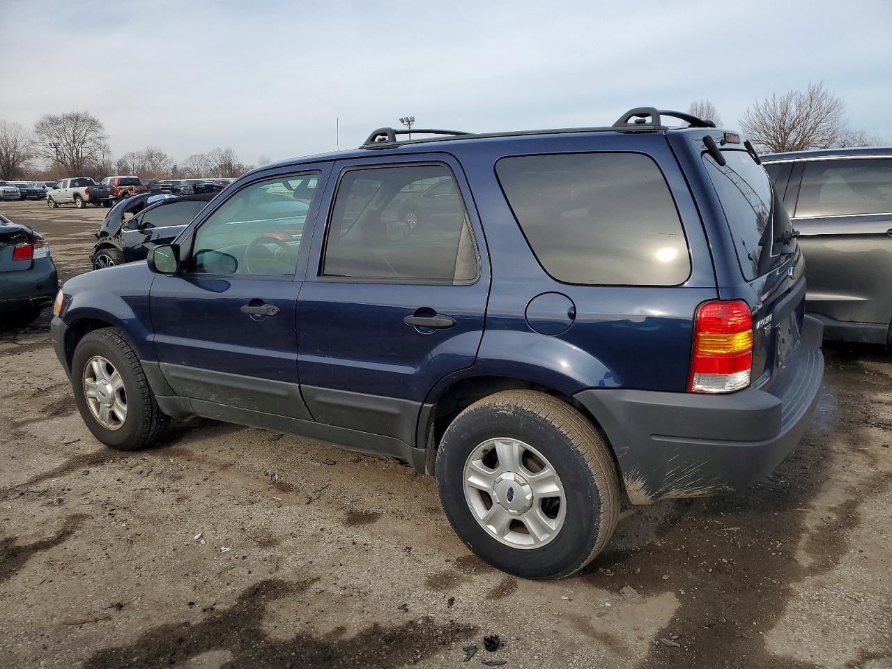 2003 FORD ESCAPE XLT photo 2