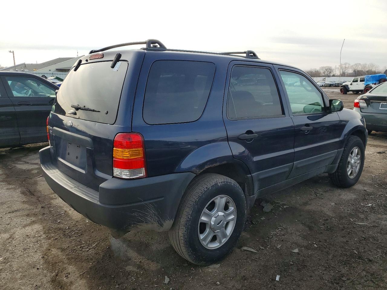 2003 FORD ESCAPE XLT photo 3