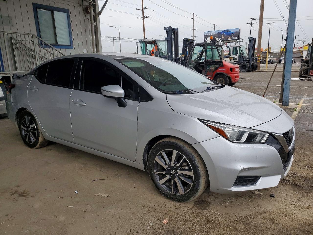 2021 NISSAN VERSA SV photo 10
