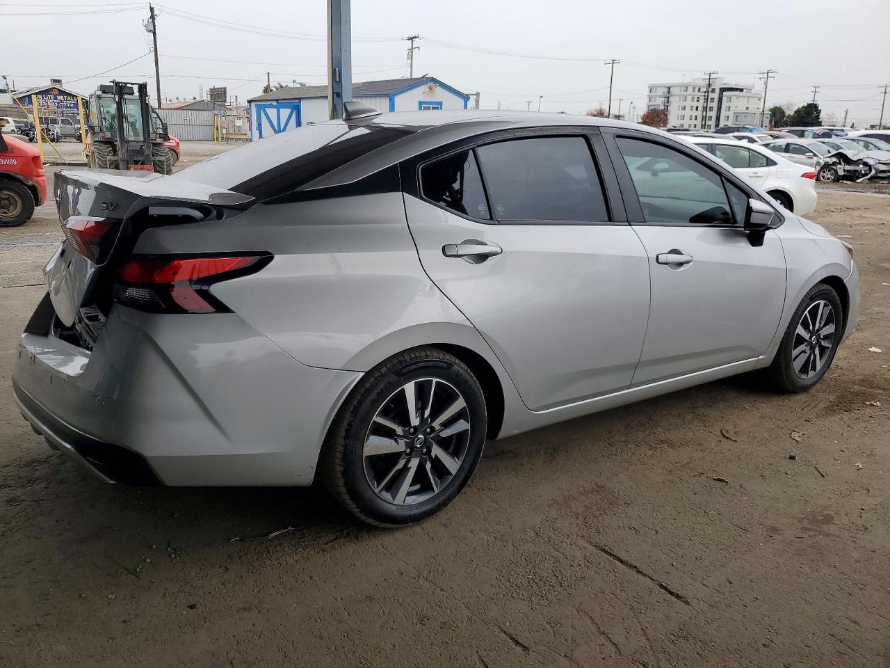 2021 NISSAN VERSA SV photo 7