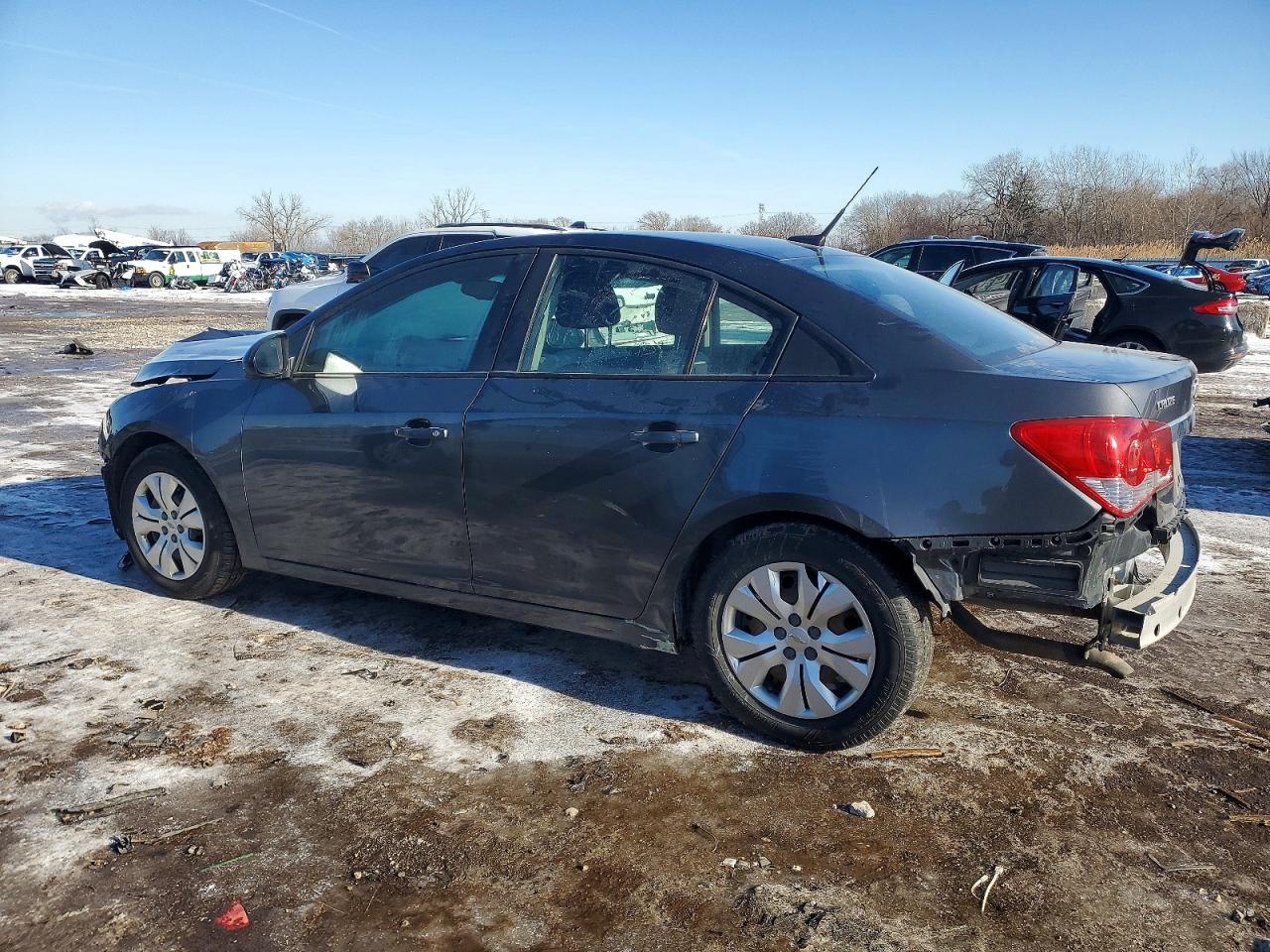 2013 CHEVROLET CRUZE LS photo 3