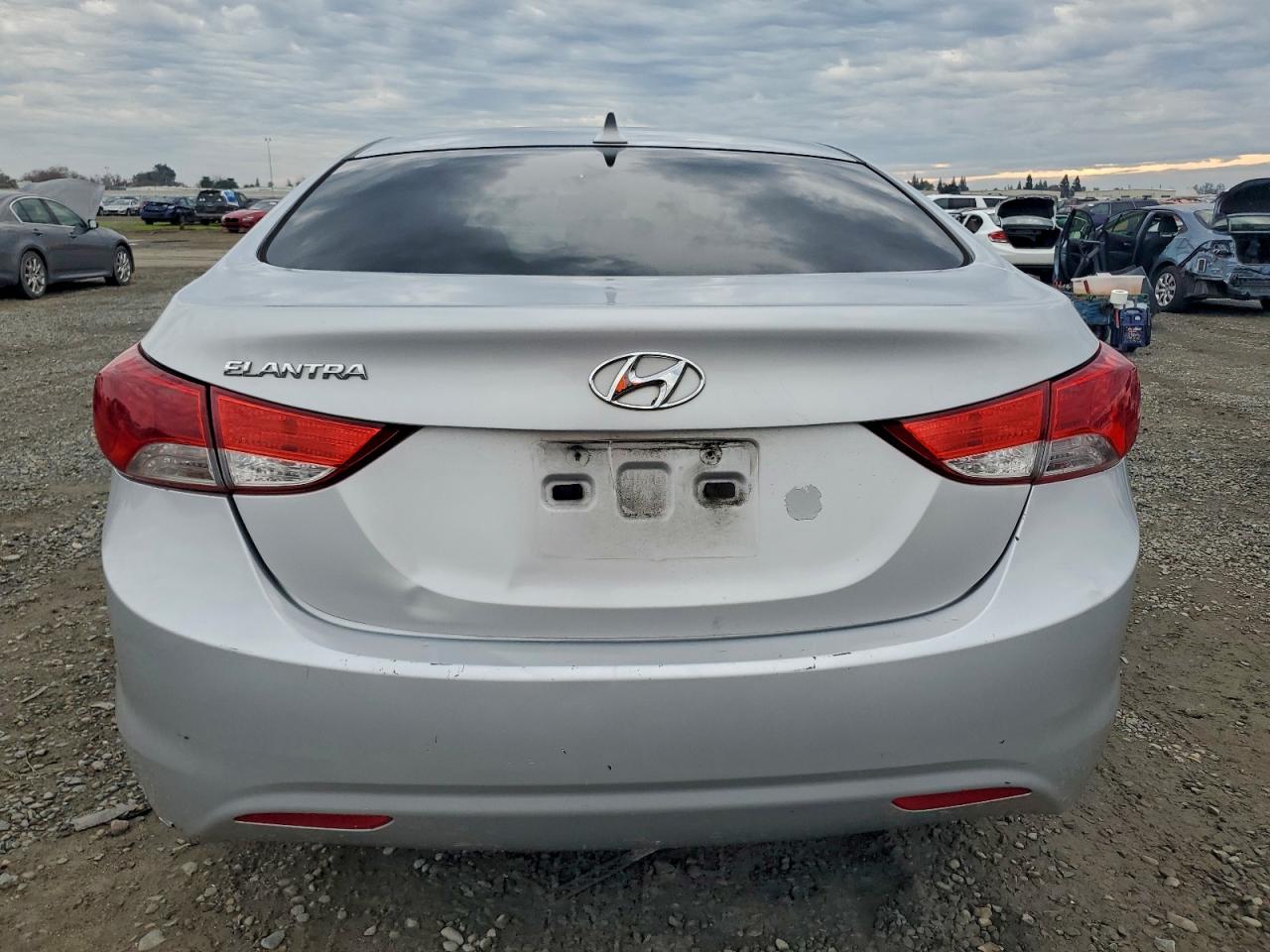 2013 HYUNDAI ELANTRA GLS photo 6