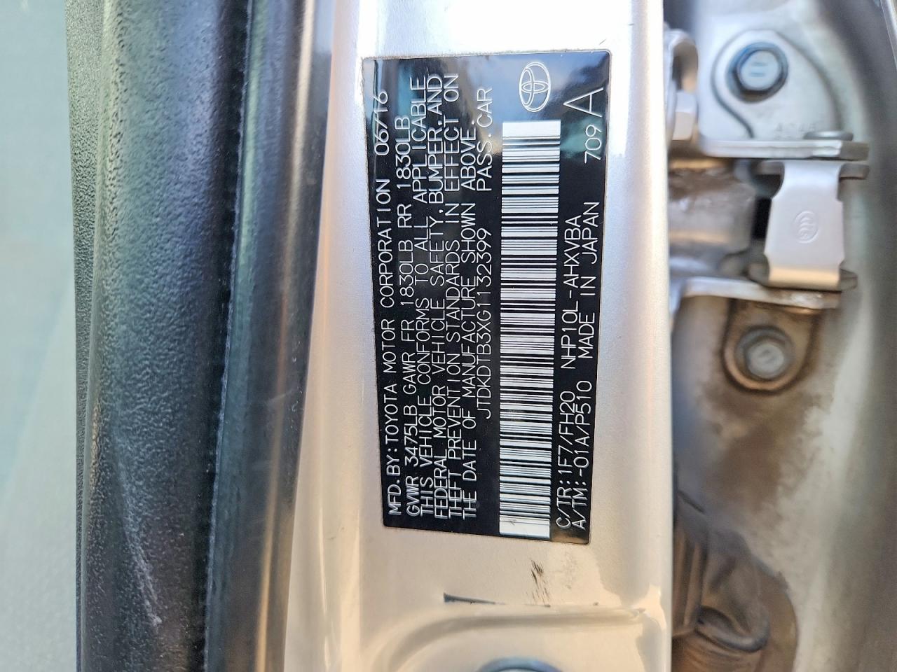 2016 TOYOTA PRIUS C photo 23