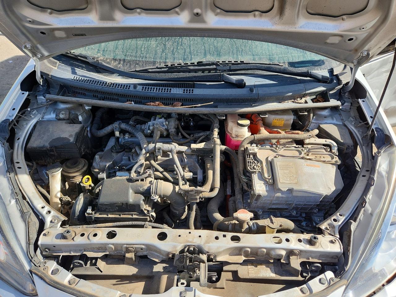 2016 TOYOTA PRIUS C photo 21