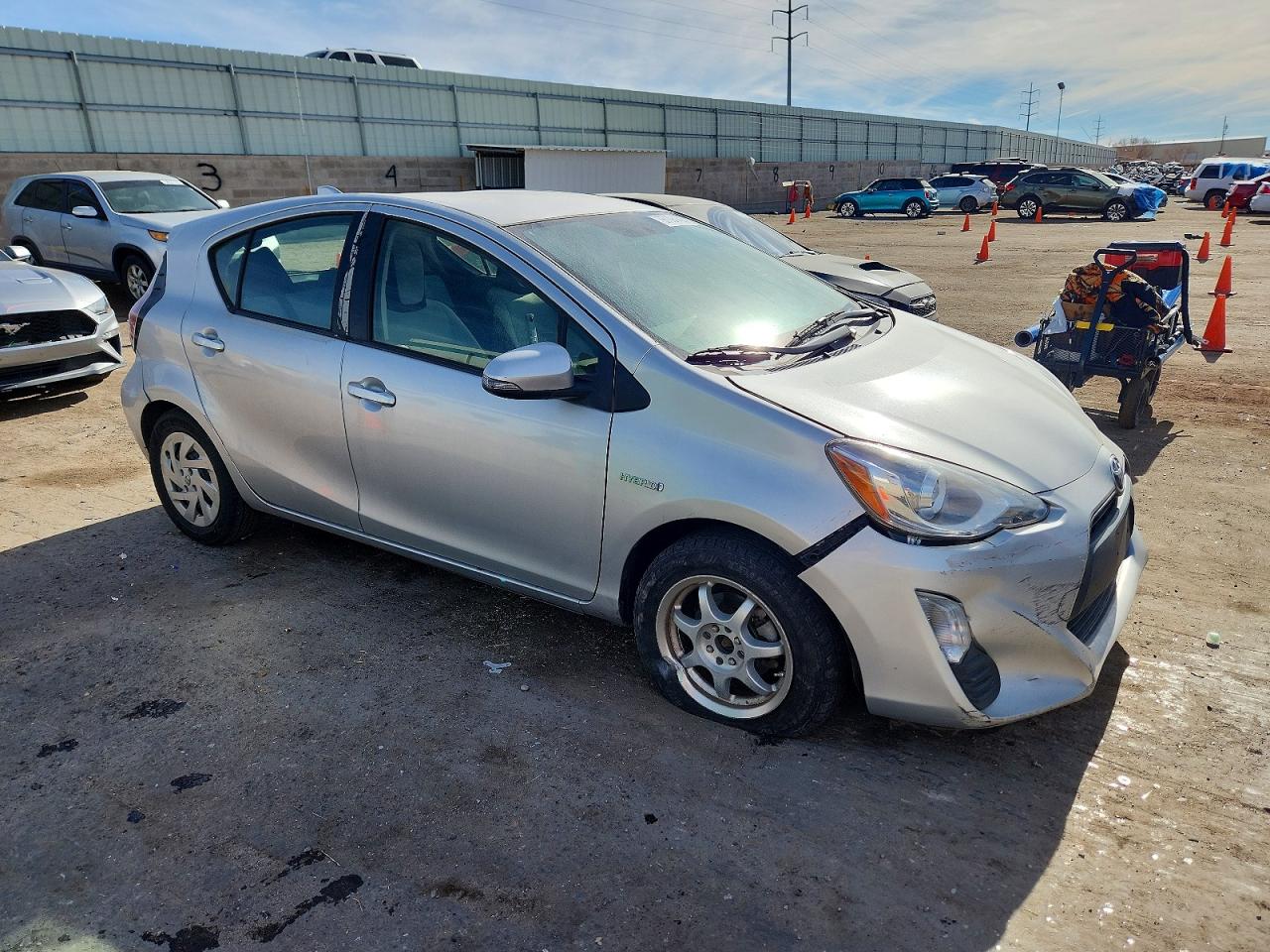 2016 TOYOTA PRIUS C photo 7
