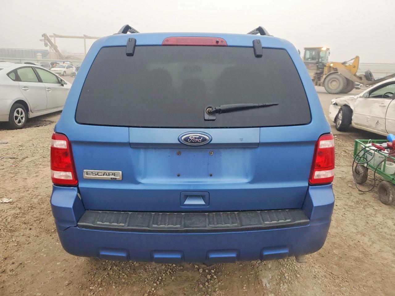 2010 FORD ESCAPE XLT photo 16