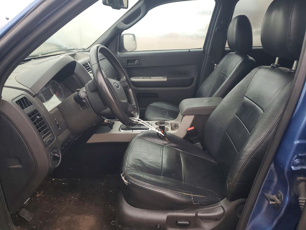 2010 FORD ESCAPE XLT photo 19