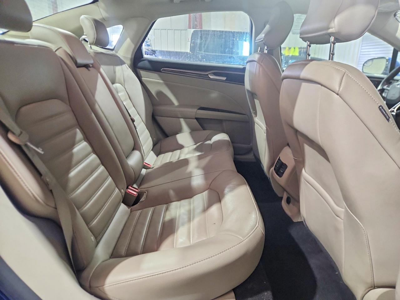 2017 FORD FUSION SE photo 19