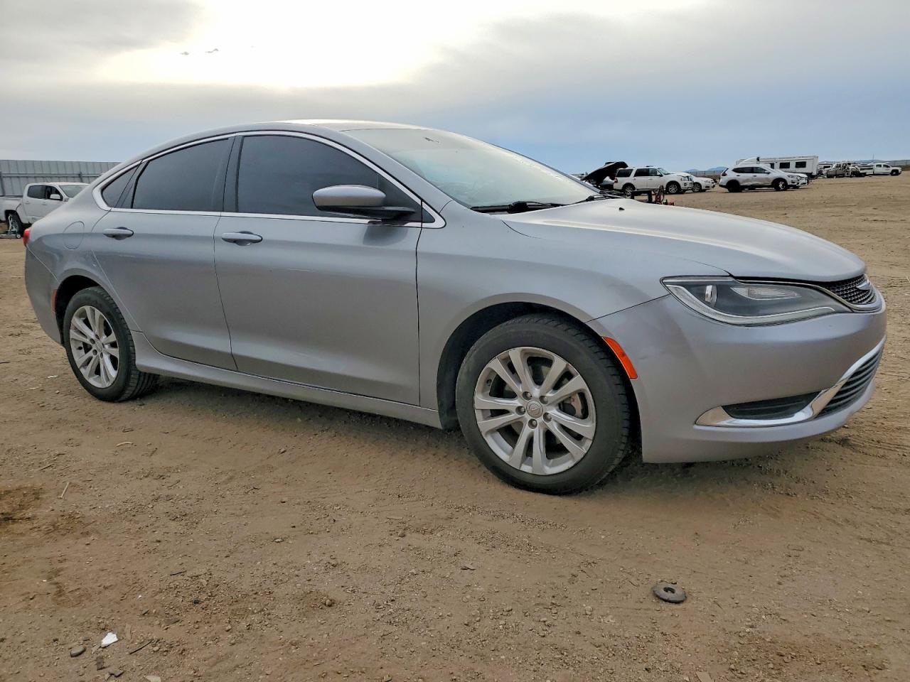 2015 CHRYSLER 200 LIMITED photo 4