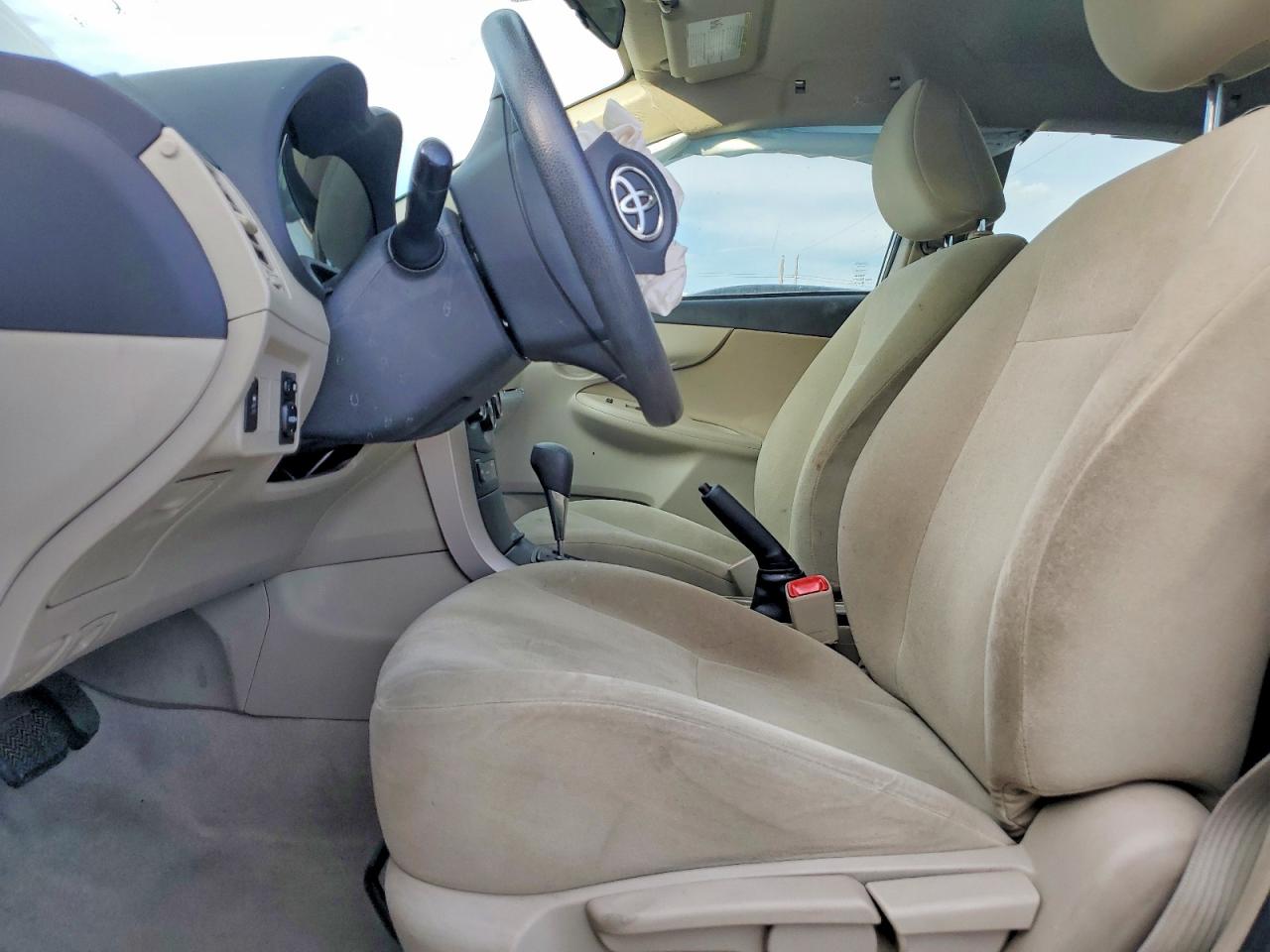 2013 TOYOTA COROLLA BASE photo 13
