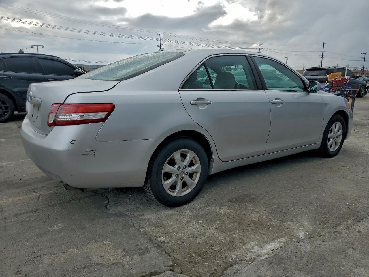 2011 TOYOTA CAMRY BASE photo 5