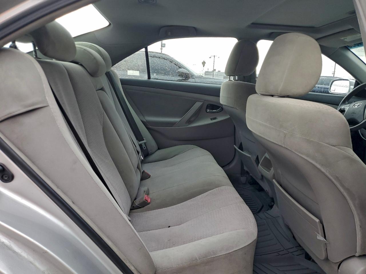 2011 TOYOTA CAMRY BASE photo 19
