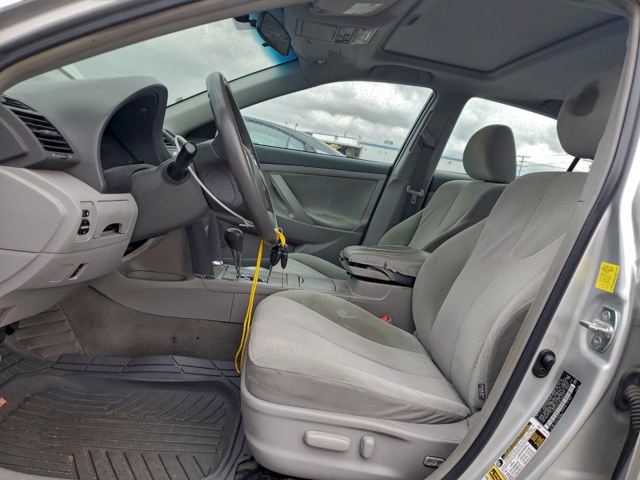 2011 TOYOTA CAMRY BASE photo 13