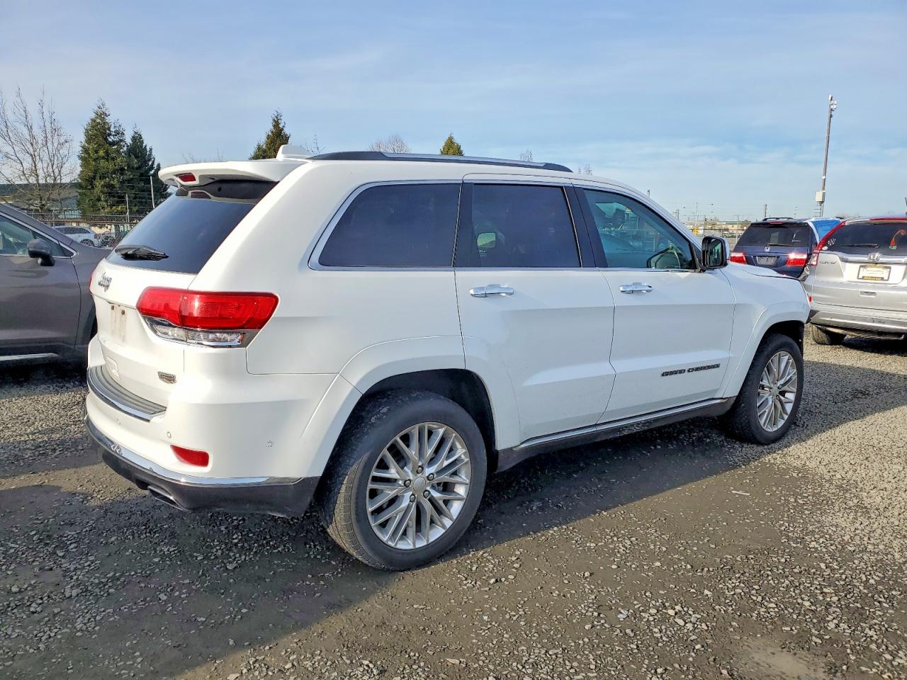 2018 JEEP GRAND CHEROKEE SUMMIT photo 3