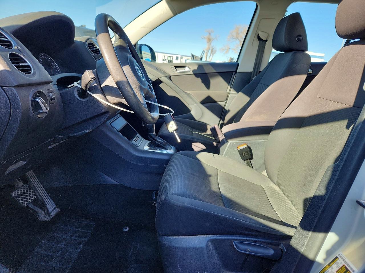 2012 VOLKSWAGEN TIGUAN S photo 7