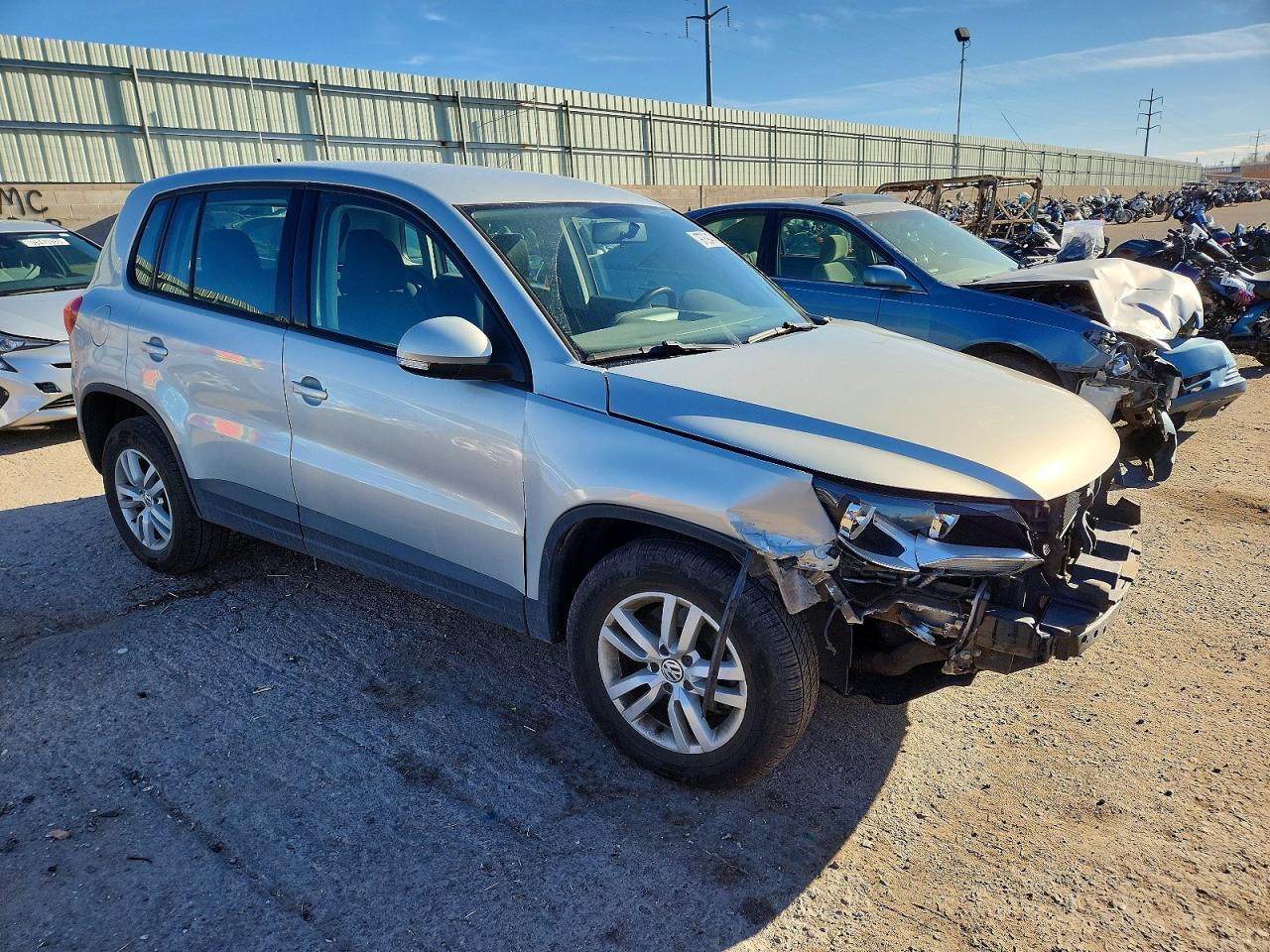 2012 VOLKSWAGEN TIGUAN S photo 4