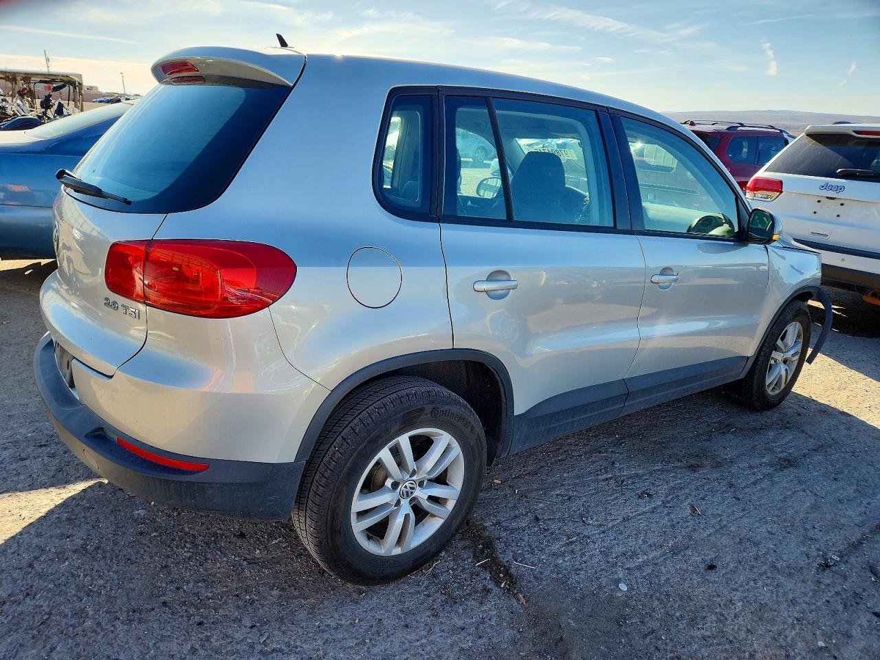 2012 VOLKSWAGEN TIGUAN S photo 3