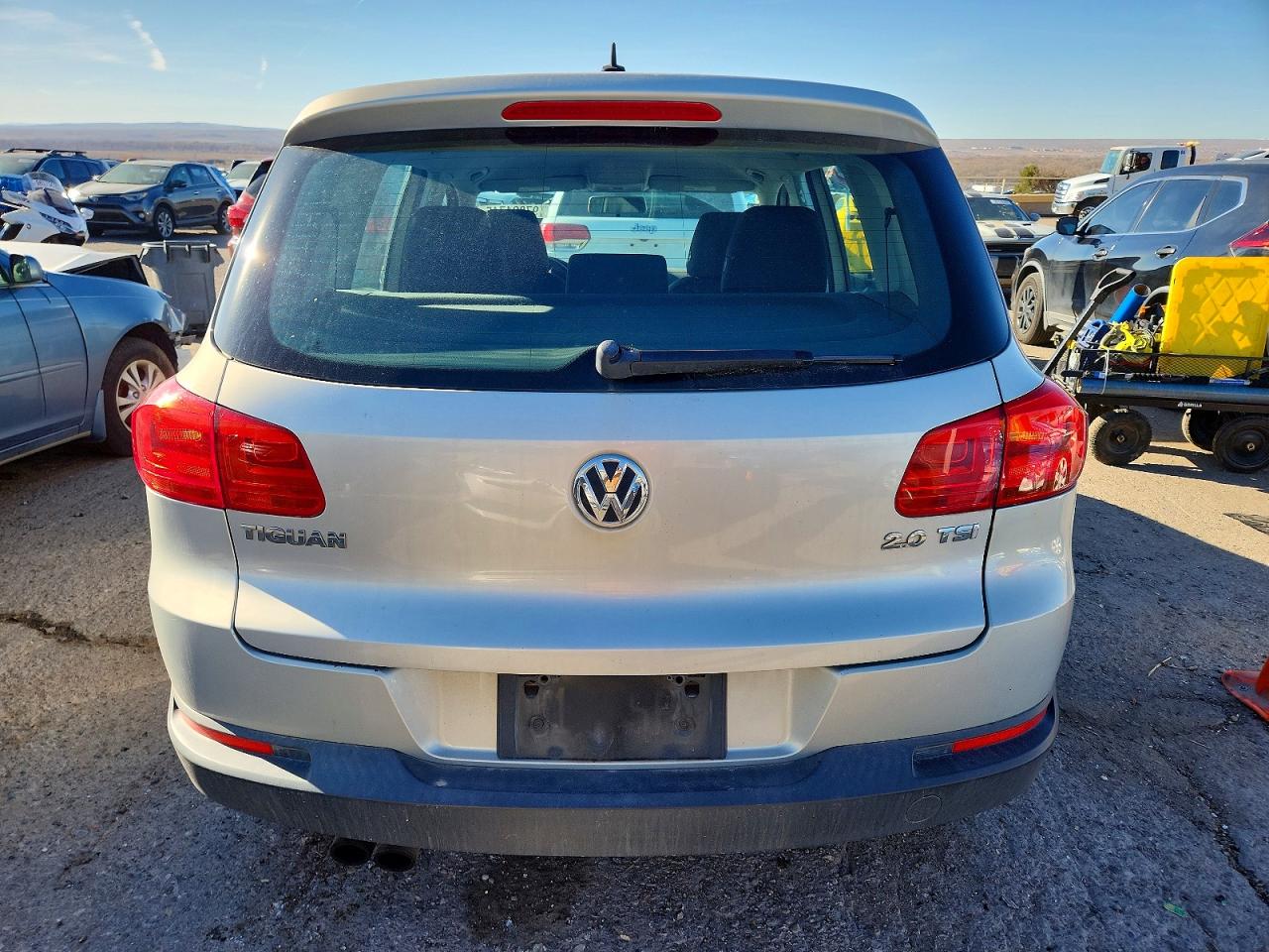 2012 VOLKSWAGEN TIGUAN S photo 6
