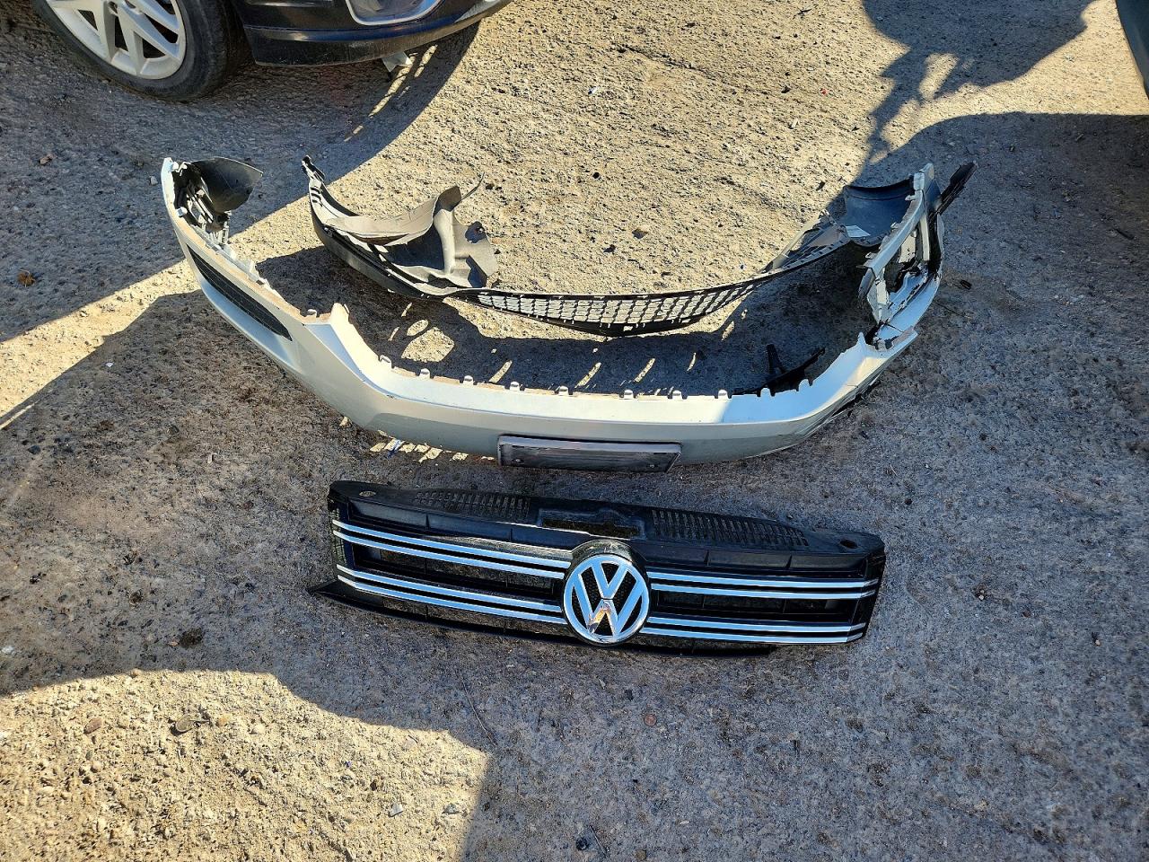 2012 VOLKSWAGEN TIGUAN S photo 13