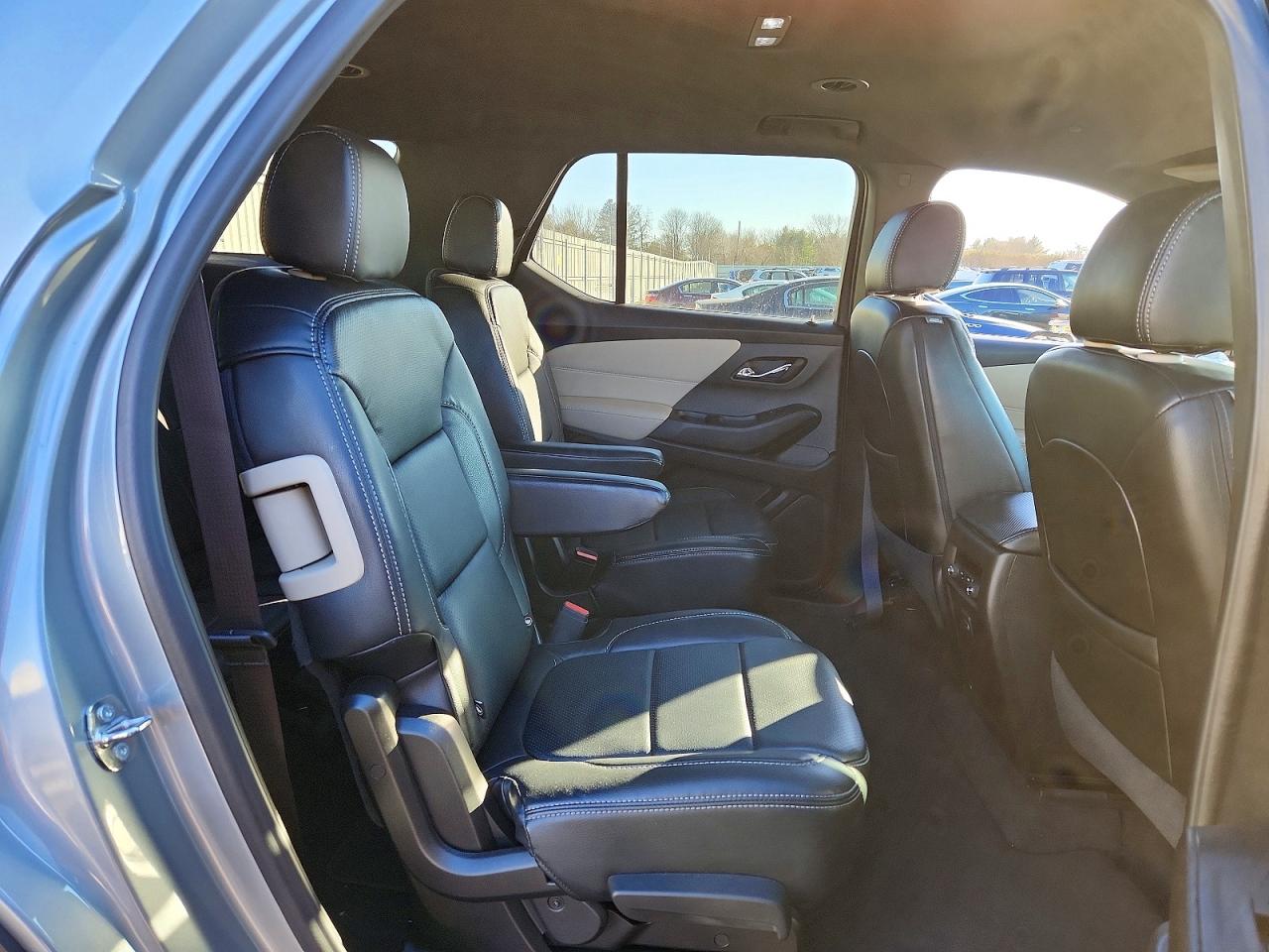 2023 CHEVROLET TRAVERSE LT photo 11