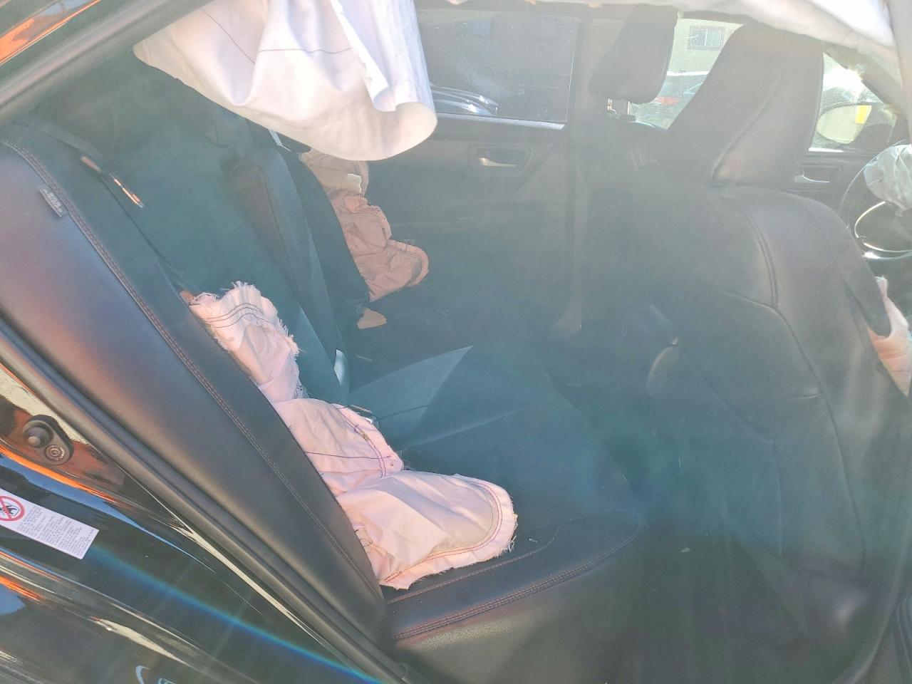2017 TOYOTA CAMRY LE photo 10