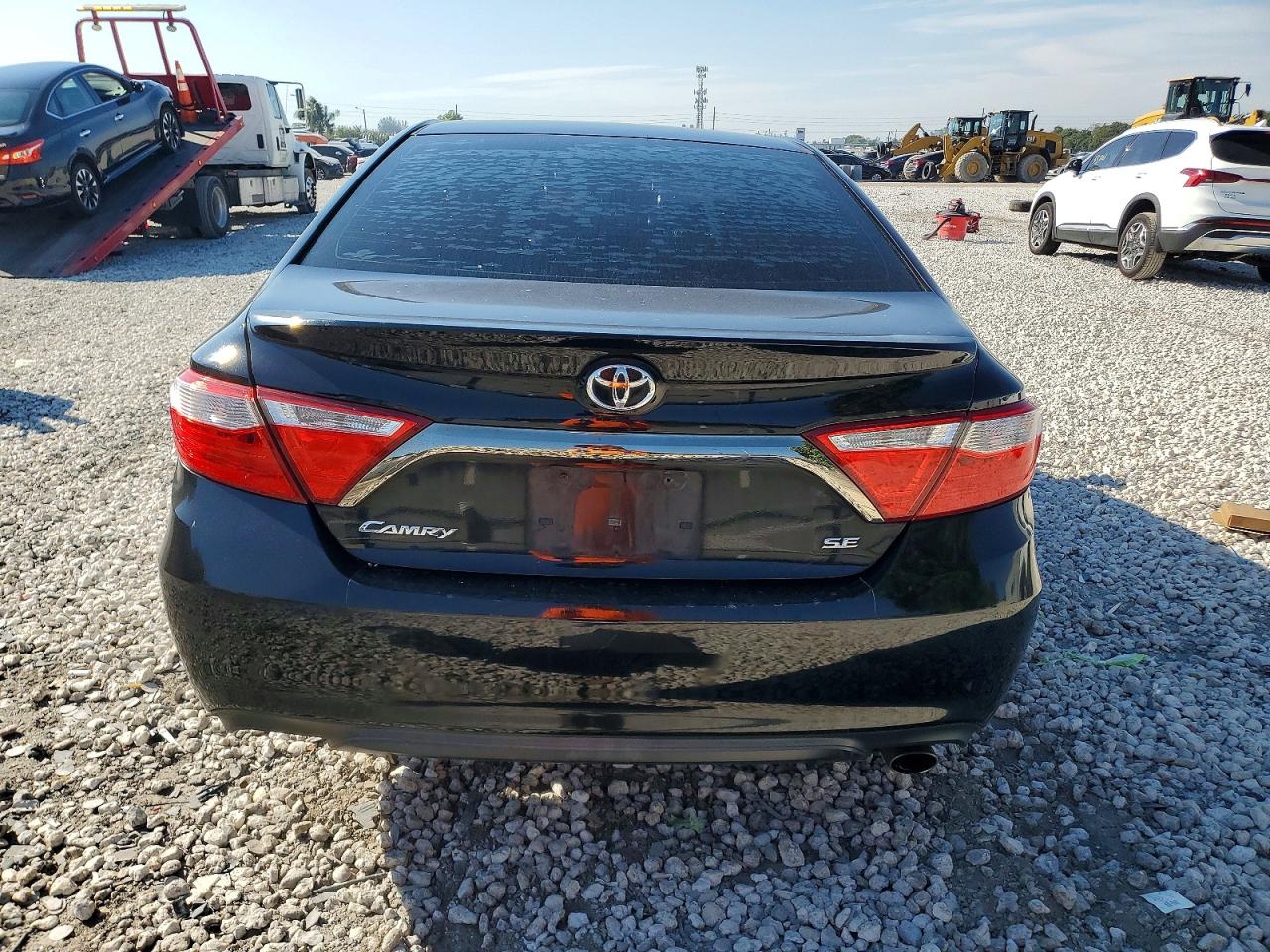 2017 TOYOTA CAMRY LE photo 6