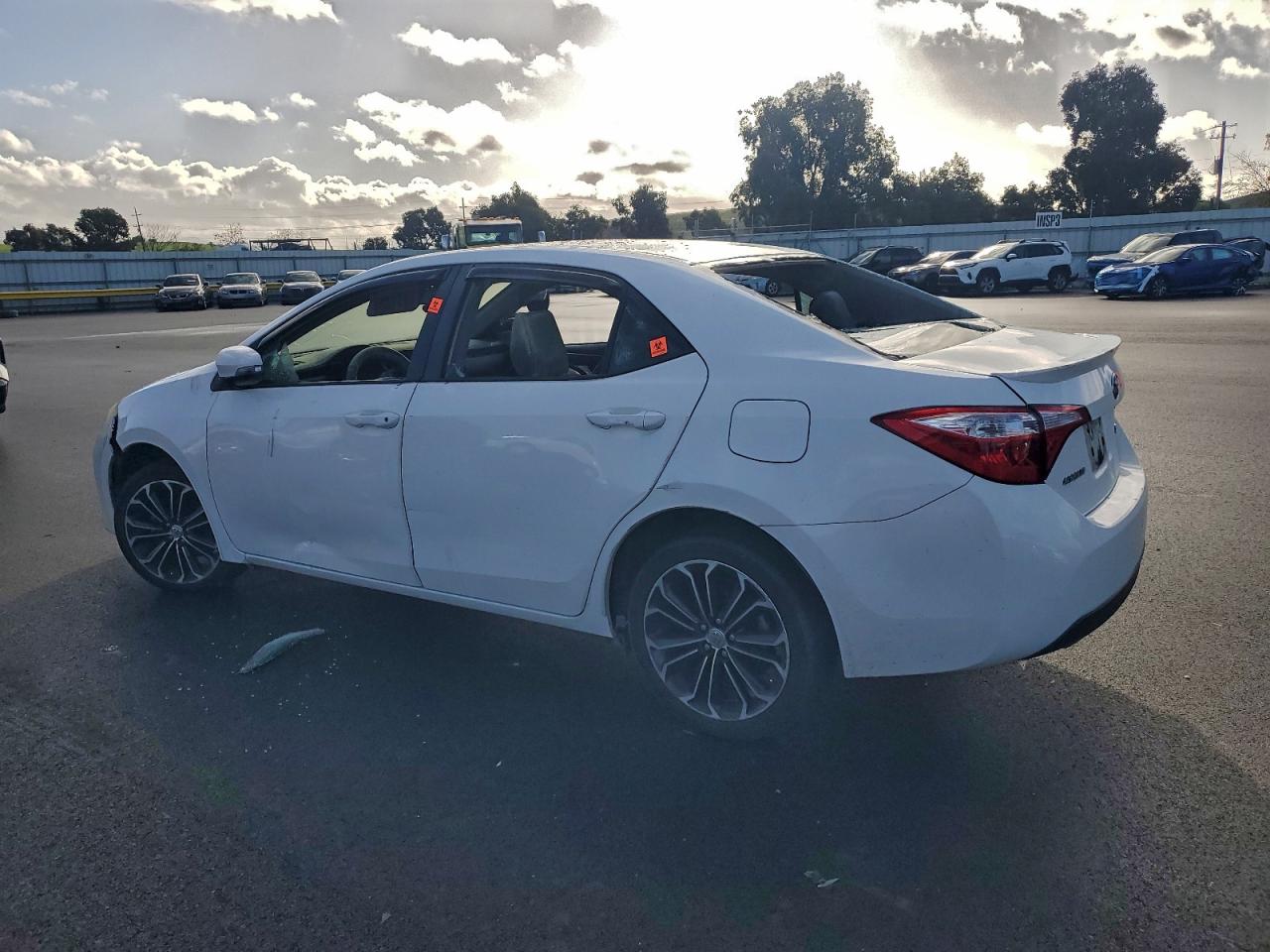 2016 TOYOTA COROLLA L photo 3