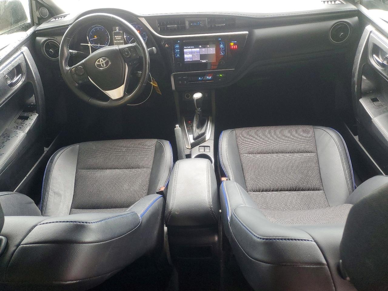 2019 TOYOTA COROLLA L photo 15