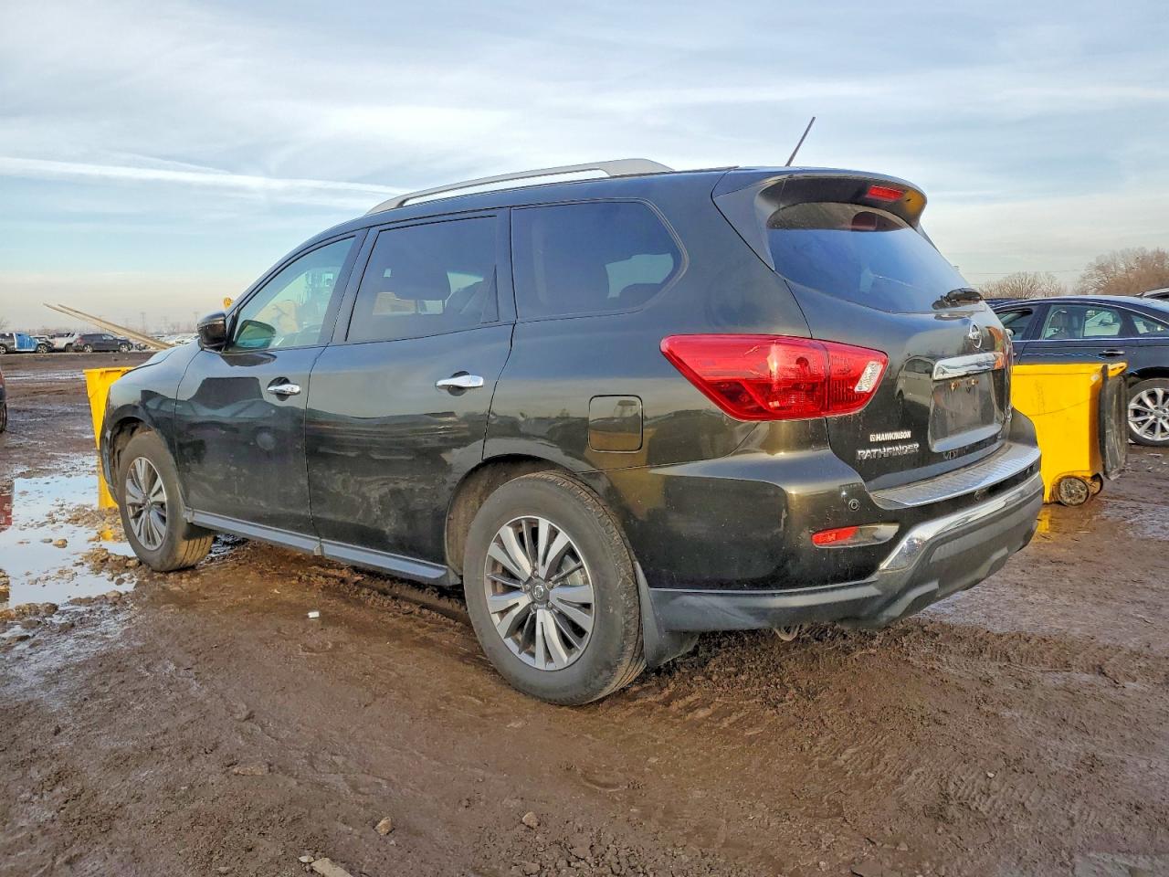 2017 NISSAN PATHFINDER S photo 4
