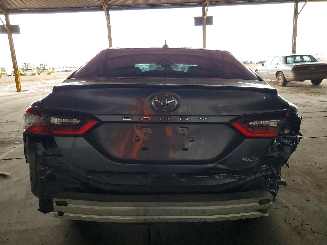 2022 TOYOTA CAMRY SE photo 6