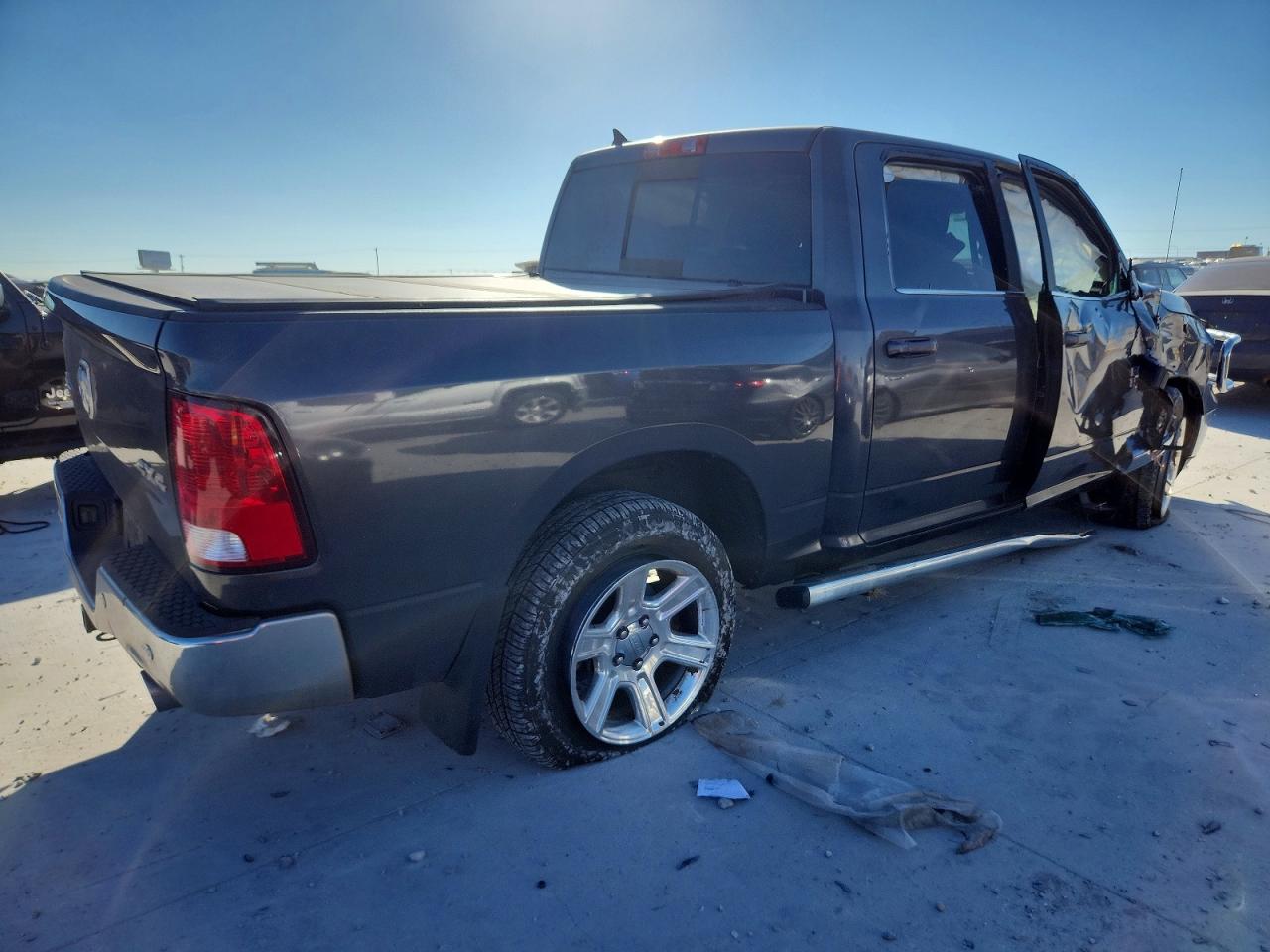 2019 RAM 1500 CLASSIC SLT photo 5