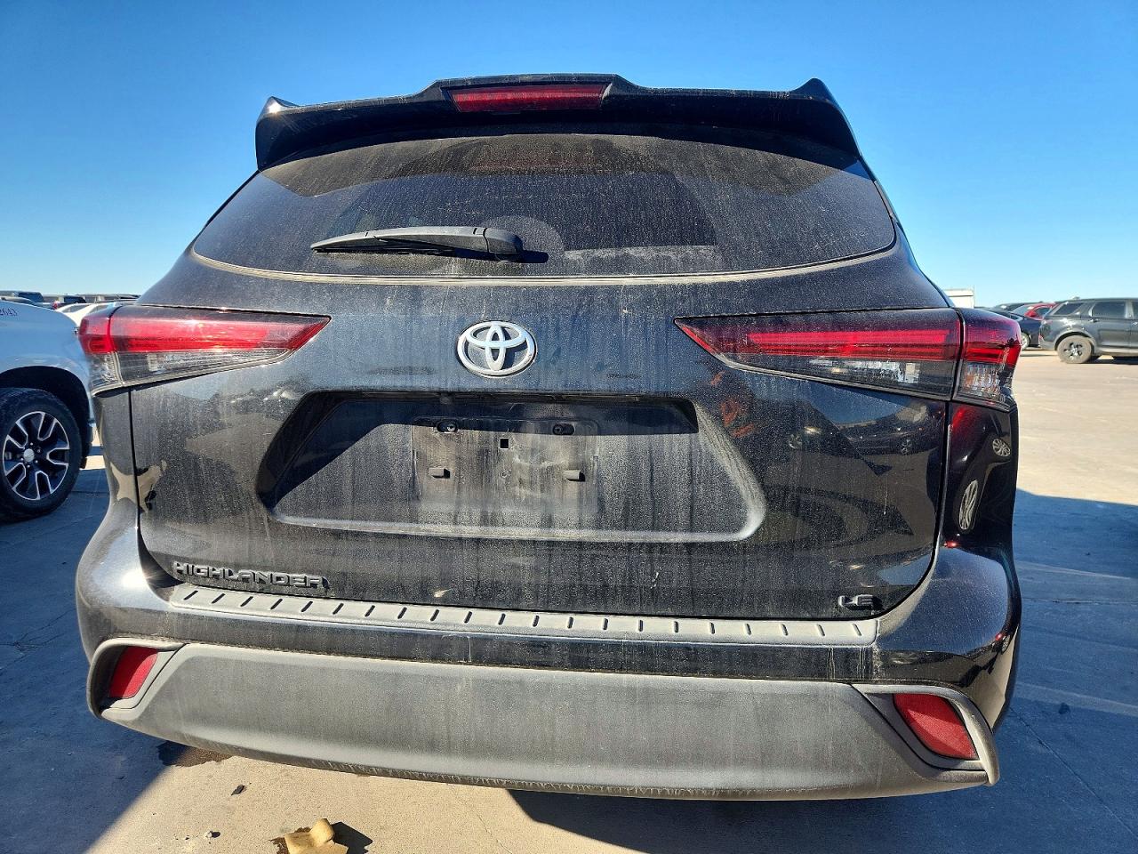 2024 TOYOTA HIGHLANDER LE photo 11