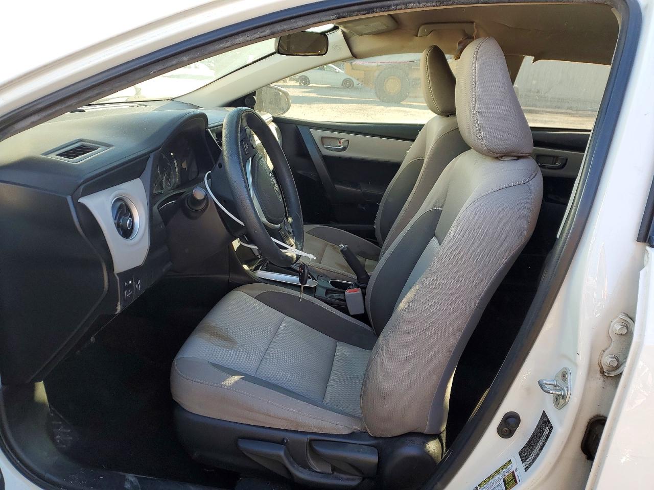 2019 TOYOTA COROLLA L photo 13