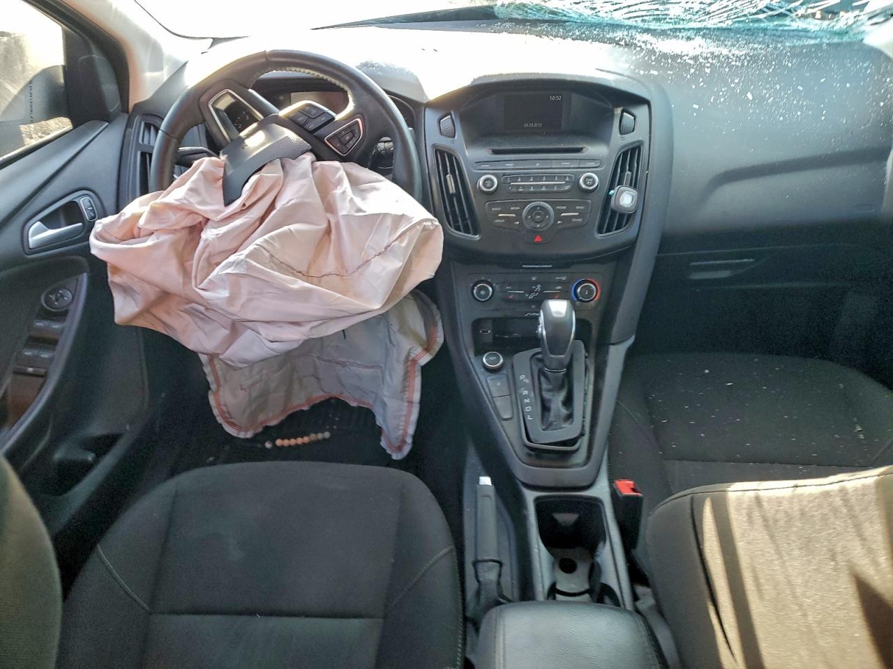 2015 FORD FOCUS SE photo 15