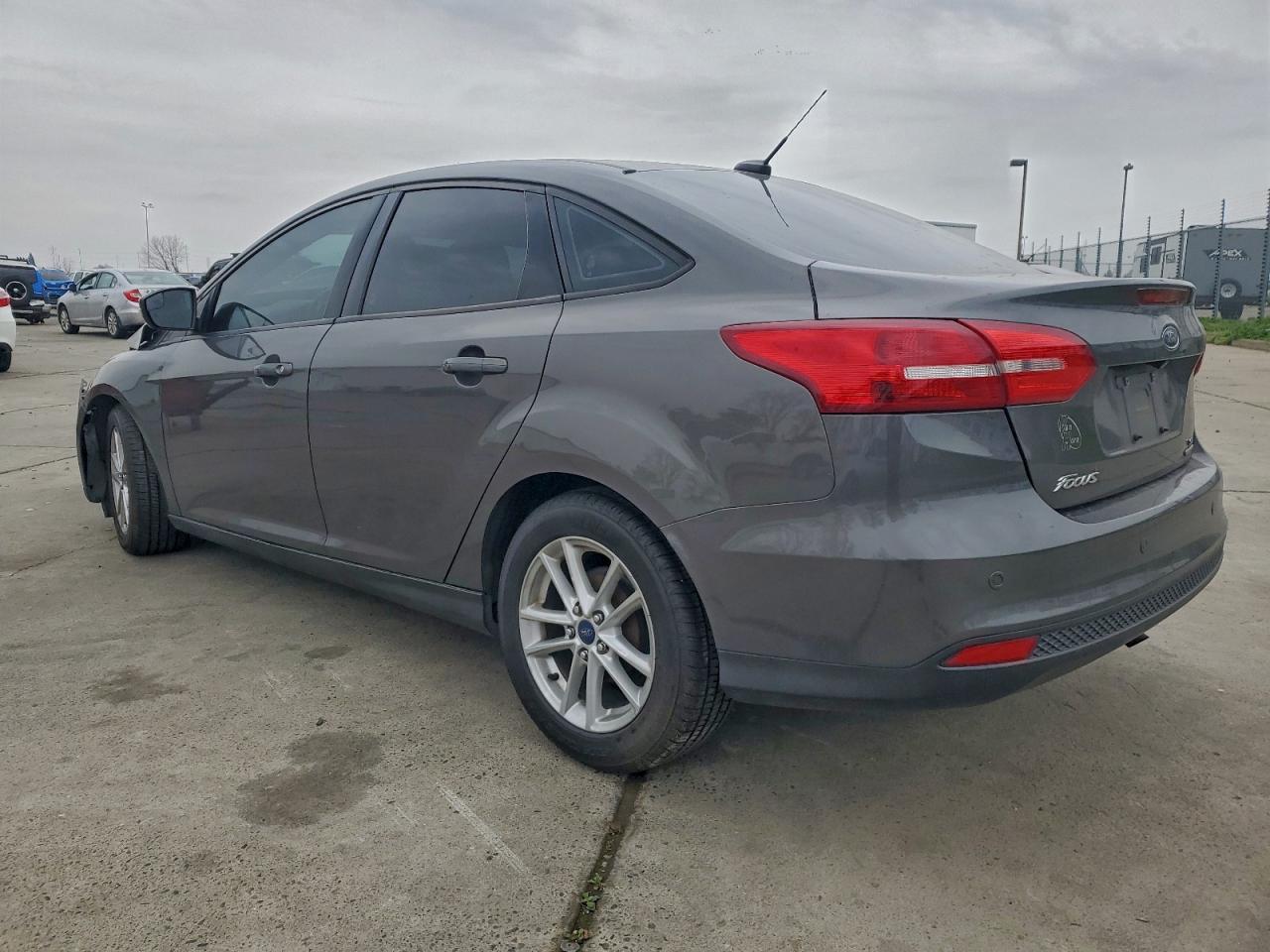 2015 FORD FOCUS SE photo 3