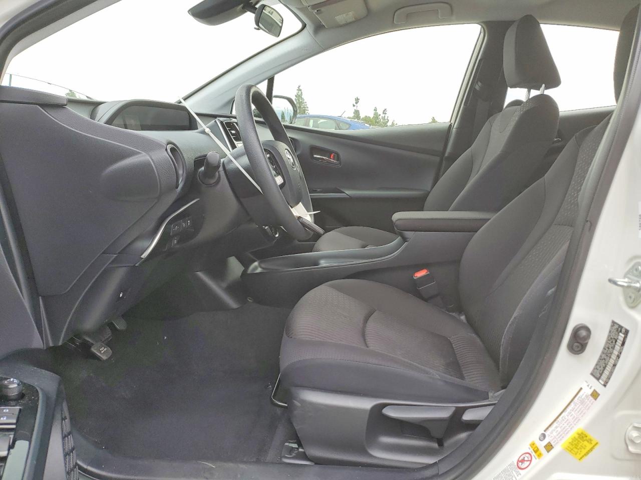2018 TOYOTA PRIUS photo 13