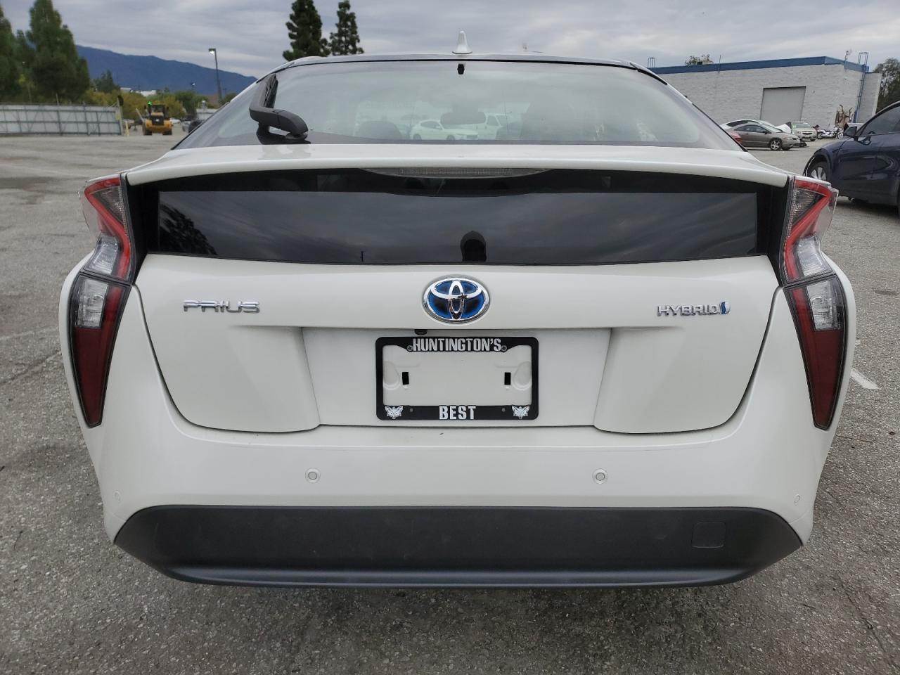 2018 TOYOTA PRIUS photo 11