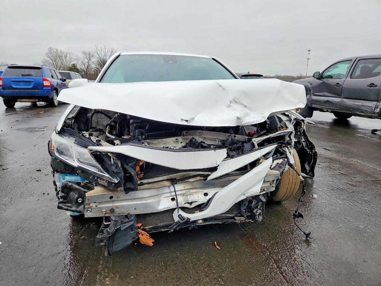 2019 TOYOTA CAMRY L photo 13