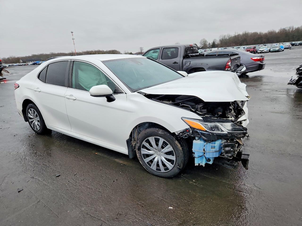 2019 TOYOTA CAMRY L photo 10