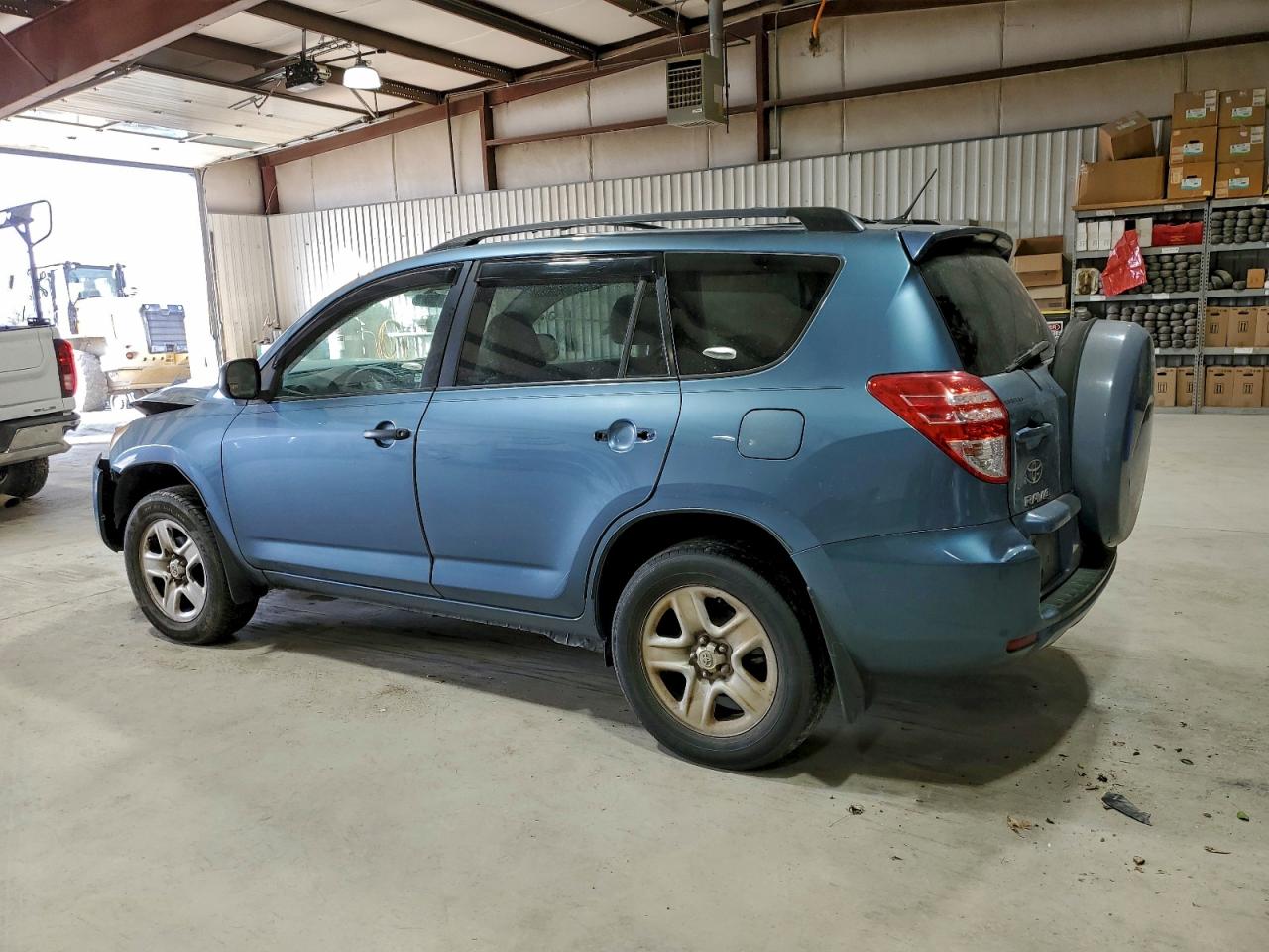 2011 TOYOTA RAV4 photo 3