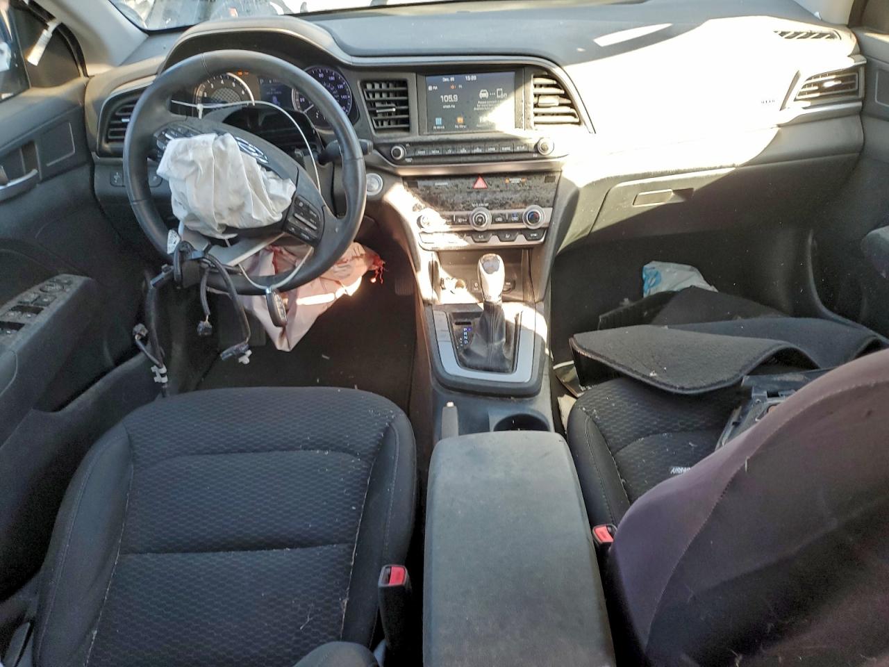2019 HYUNDAI ELANTRA SEL photo 8