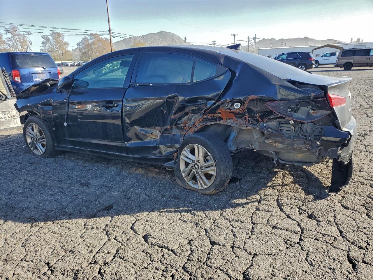 2019 HYUNDAI ELANTRA SEL photo 2