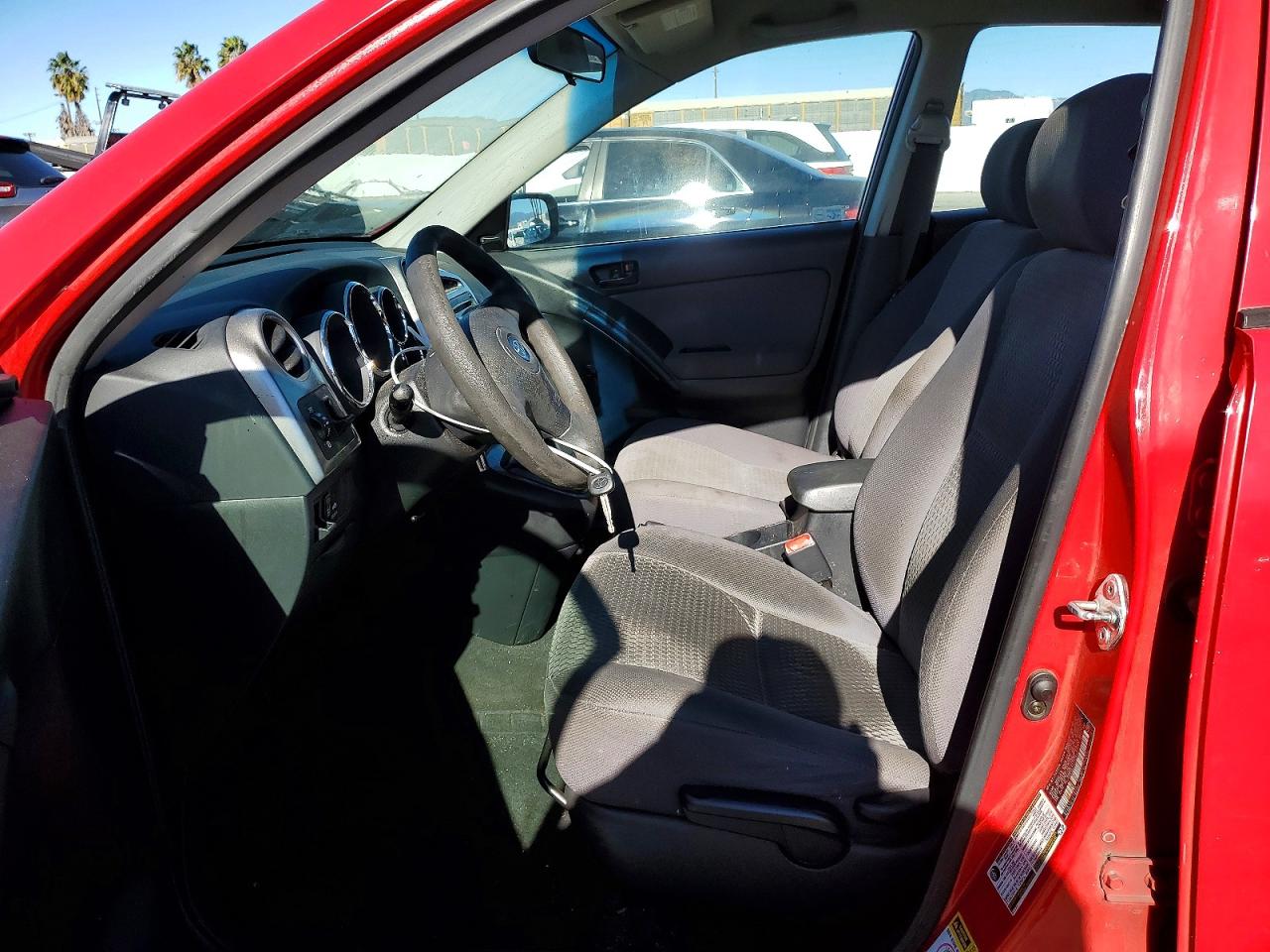 2005 TOYOTA COROLLA MATRIX XR photo 13