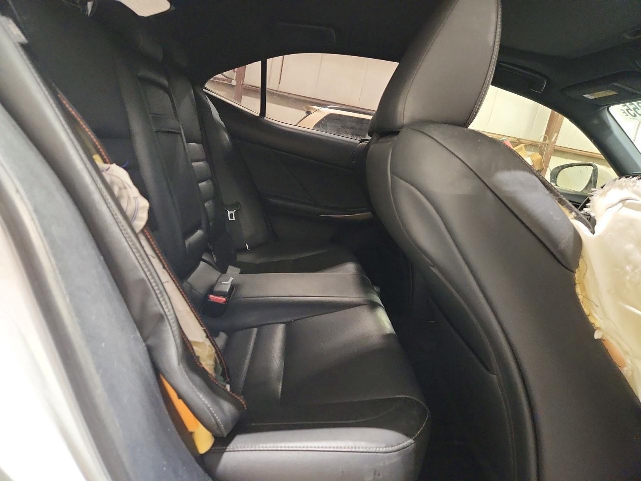 2017 LEXUS IS 300 photo 10