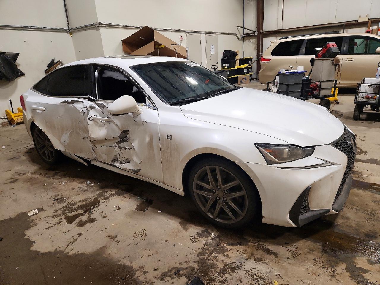 2017 LEXUS IS 300 photo 4