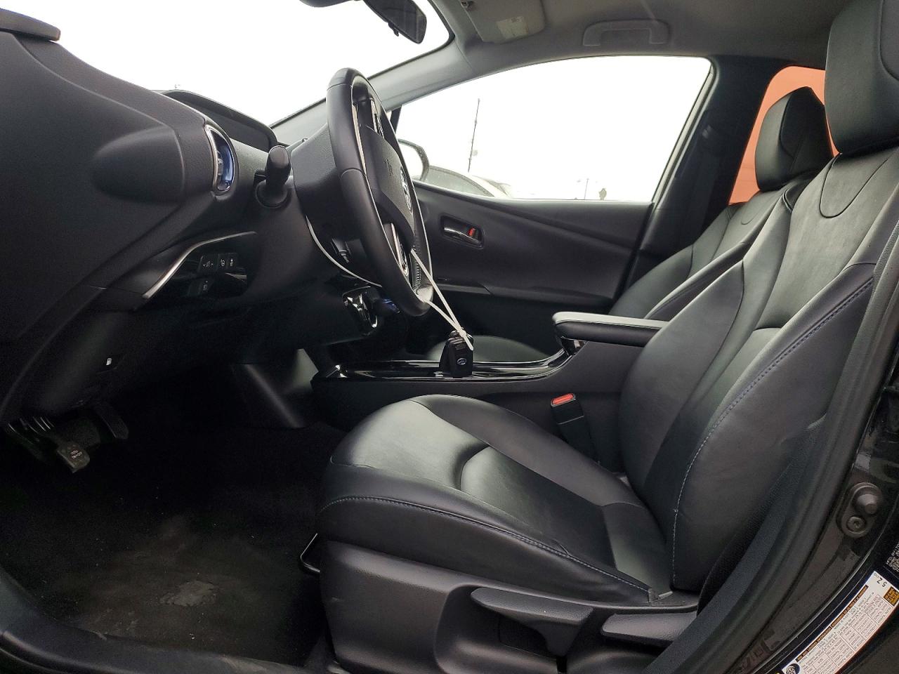 2017 TOYOTA PRIUS photo 7
