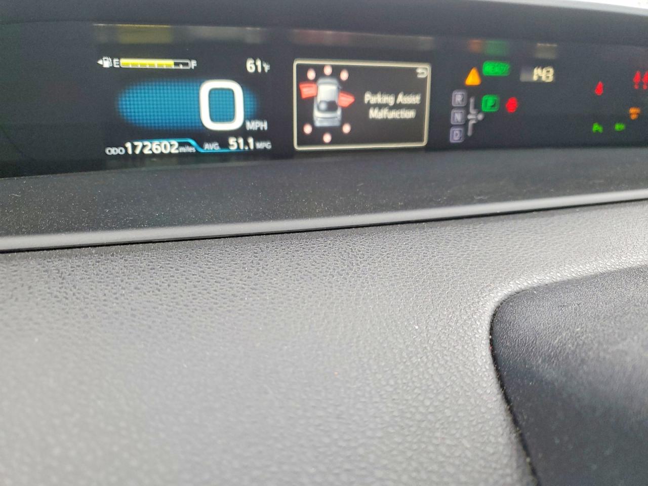 2017 TOYOTA PRIUS photo 9