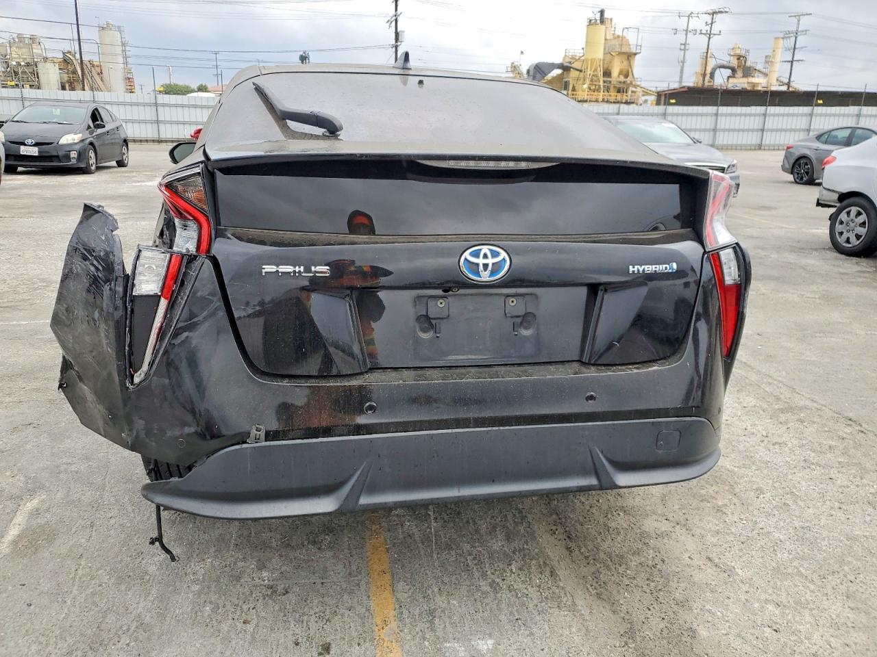 2017 TOYOTA PRIUS photo 6