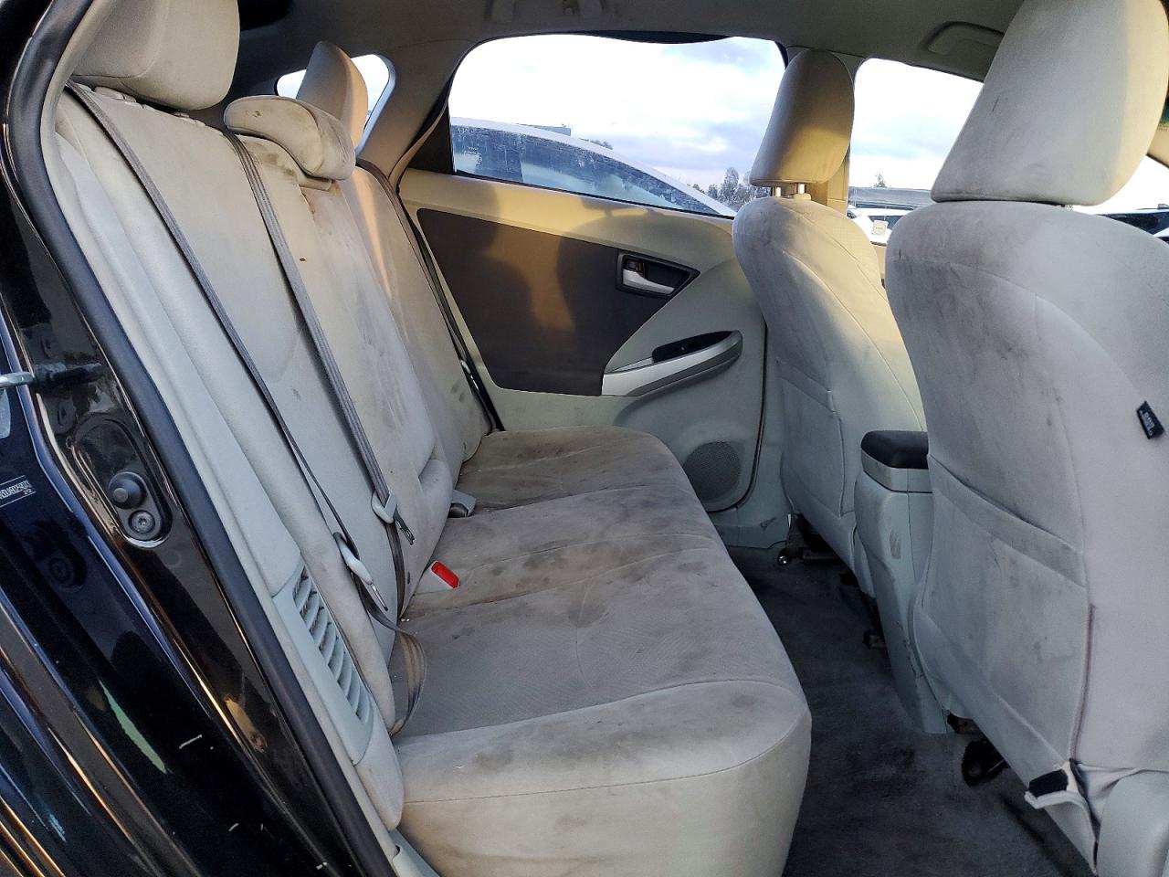 2011 TOYOTA PRIUS photo 19