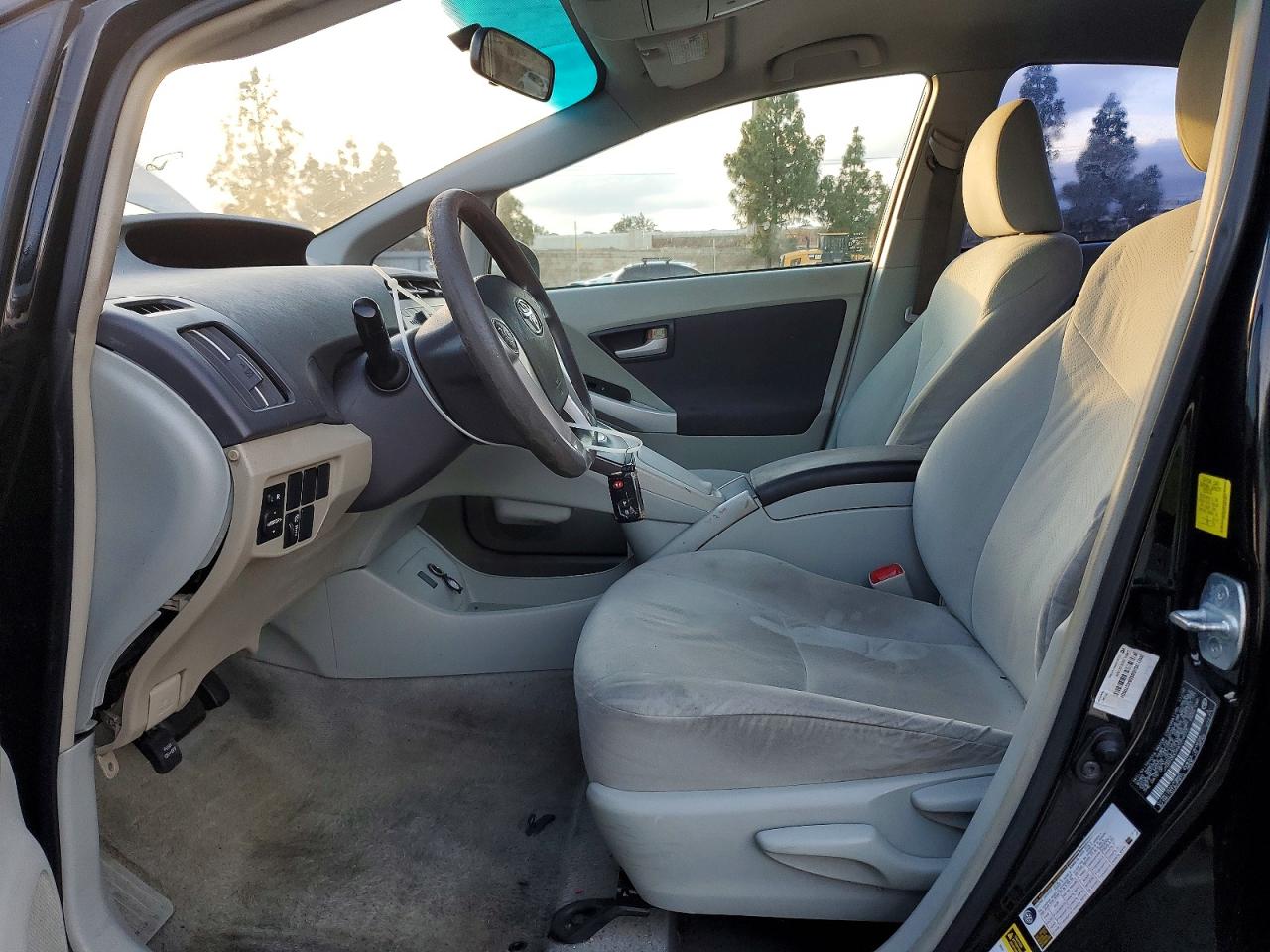 2011 TOYOTA PRIUS photo 13